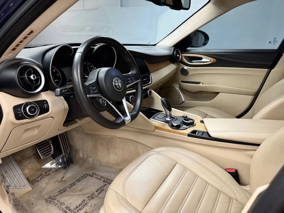 2017 Alfa Romeo Giulia - Image 12 of 19