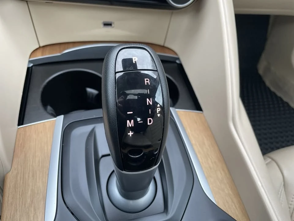 2017 Alfa Romeo Giulia - Image 15 of 19