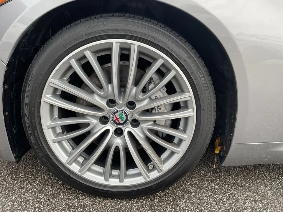 2017 Alfa Romeo Giulia - Image 19 of 19