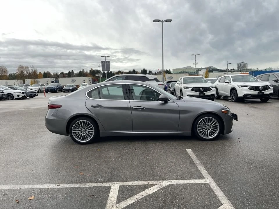 2017 Alfa Romeo Giulia - Image 7 of 19