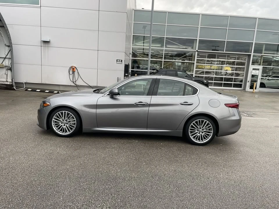 2017 Alfa Romeo Giulia - Image 3 of 19