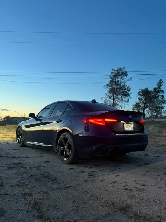 2017 Alfa Romeo Giulia - Image 2 of 7