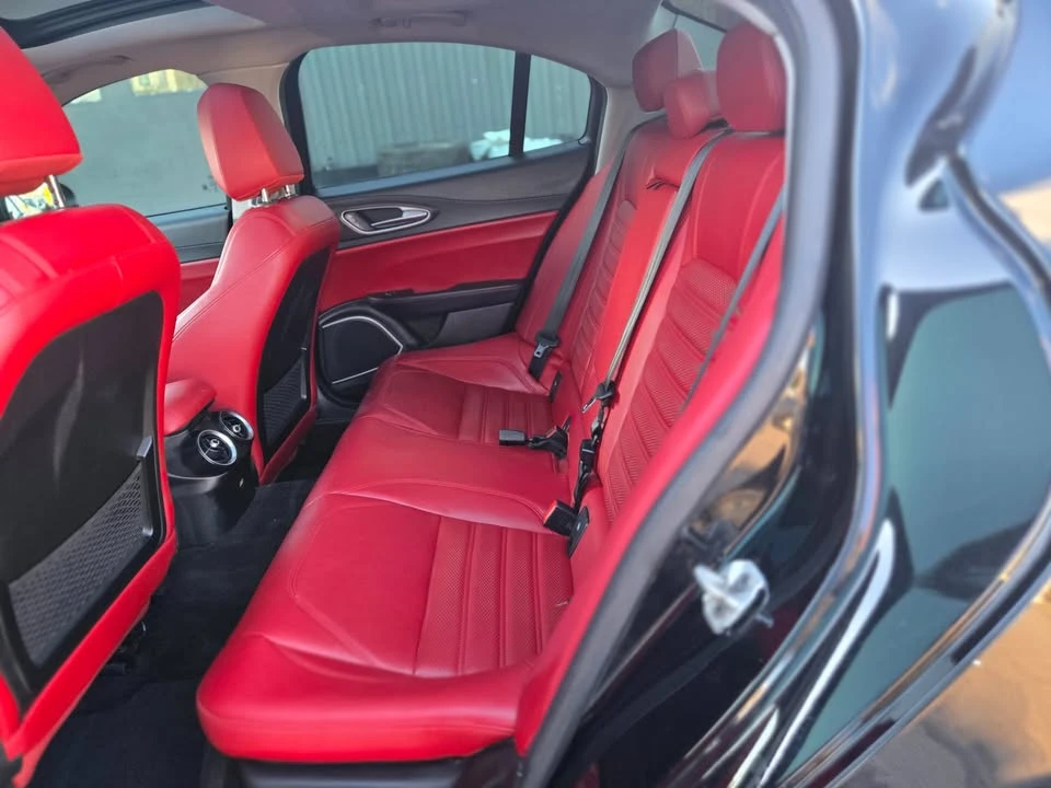2017 Alfa Romeo Giulia - Image 13 of 17