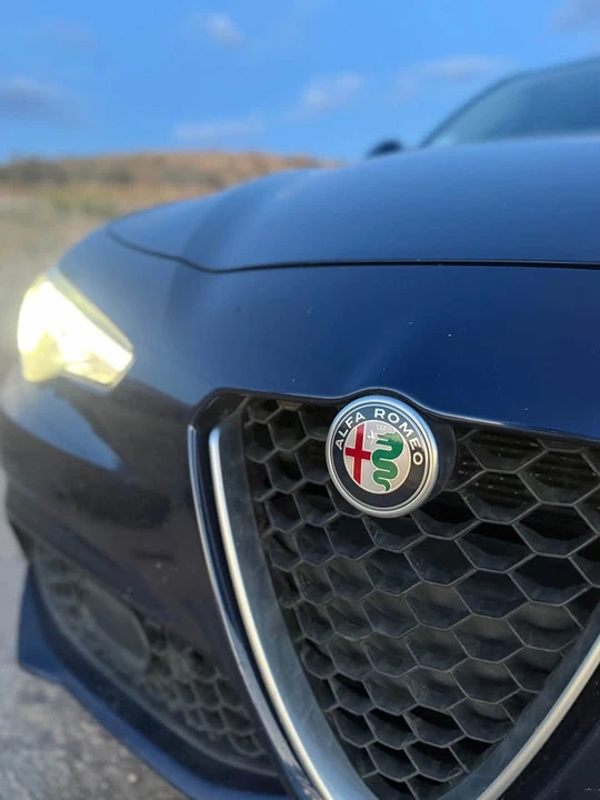 2017 Alfa Romeo Giulia - Image 3 of 8