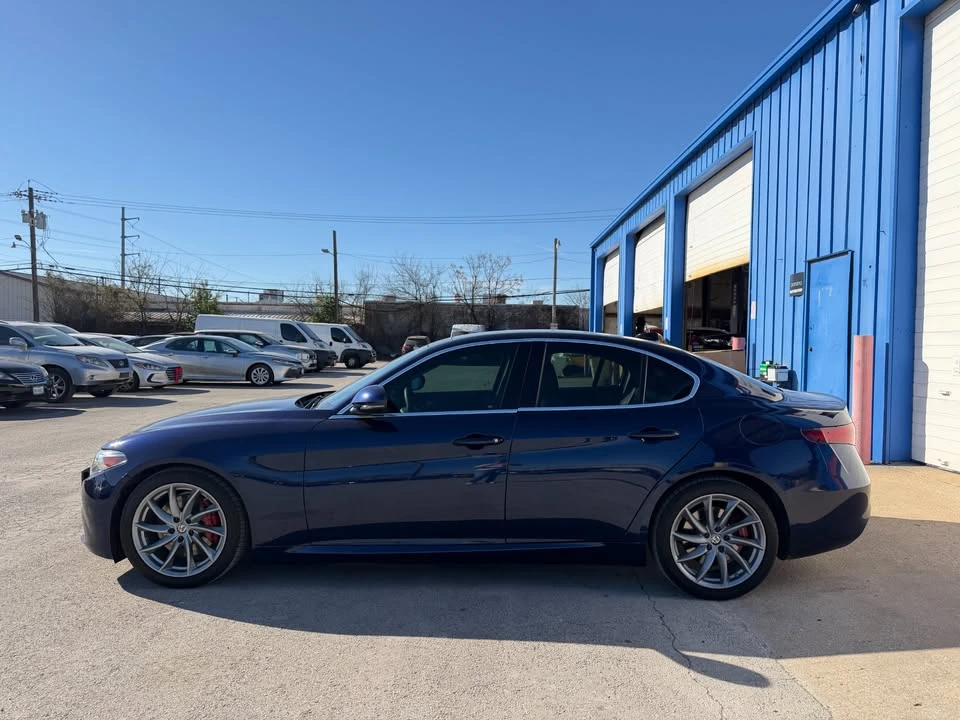 2017 Alfa Romeo Giulia - Image 4 of 12