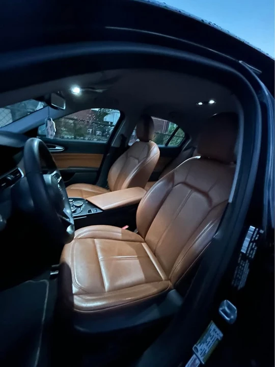 2017 Alfa Romeo Giulia - Image 6 of 7