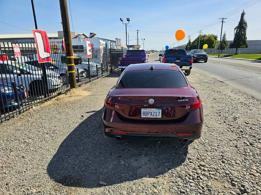 2017 Alfa Romeo Giulia - Image 6 of 20