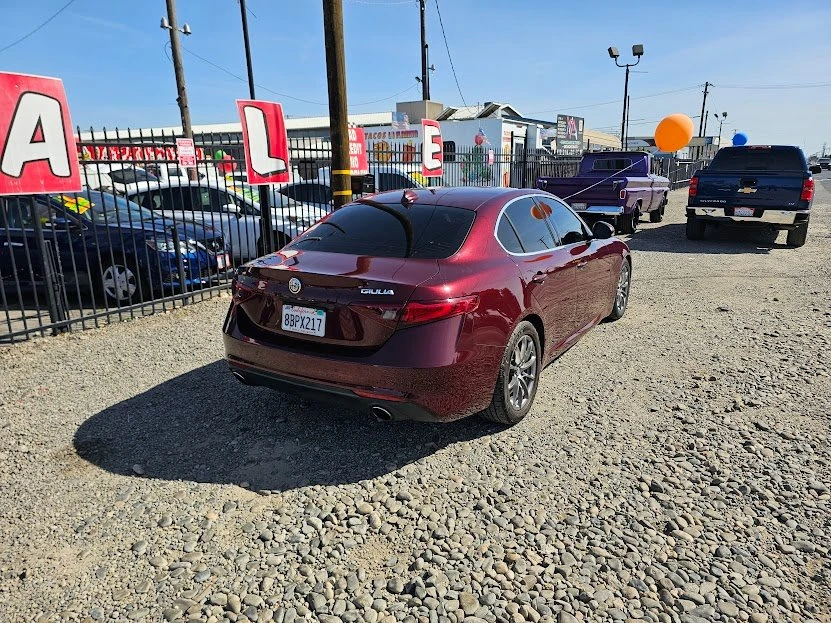 2017 Alfa Romeo Giulia - Image 5 of 20
