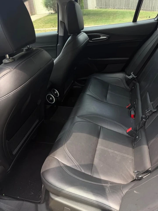 2017 Alfa Romeo Giulia - Image 8 of 14