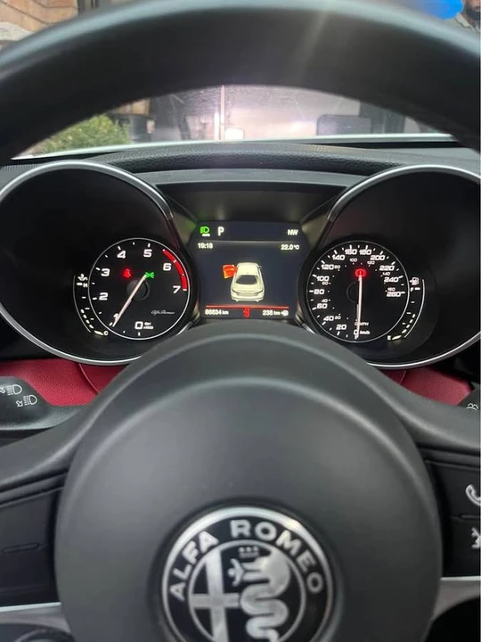 2017 Alfa Romeo Giulia - Image 2 of 5