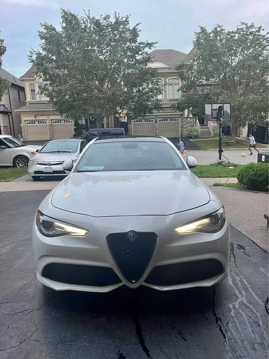 2017 Alfa Romeo Giulia - Image 5 of 5