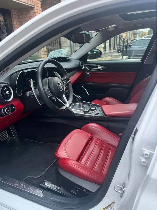 2017 Alfa Romeo Giulia - Image 3 of 5