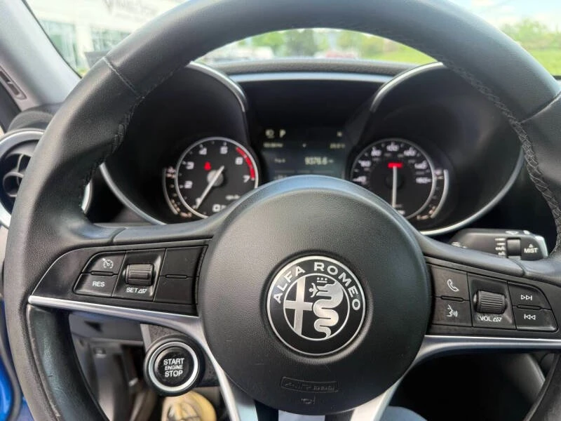 2017 Alfa Romeo Giulia - Image 14 of 19