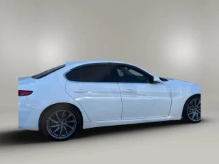 2017 Alfa Romeo Giulia - Image 10 of 19
