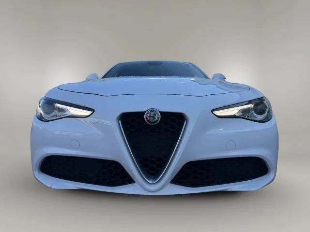 2017 Alfa Romeo Giulia - Image 18 of 19