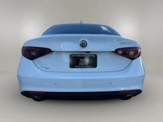 2017 Alfa Romeo Giulia - Image 13 of 19
