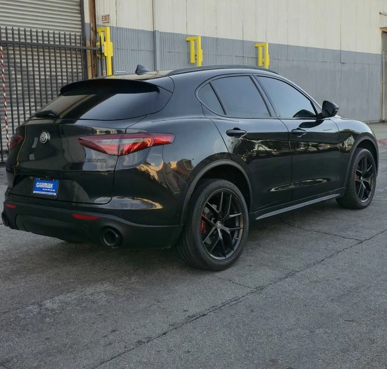 2017 Alfa Romeo Stelvio - Image 4 of 10