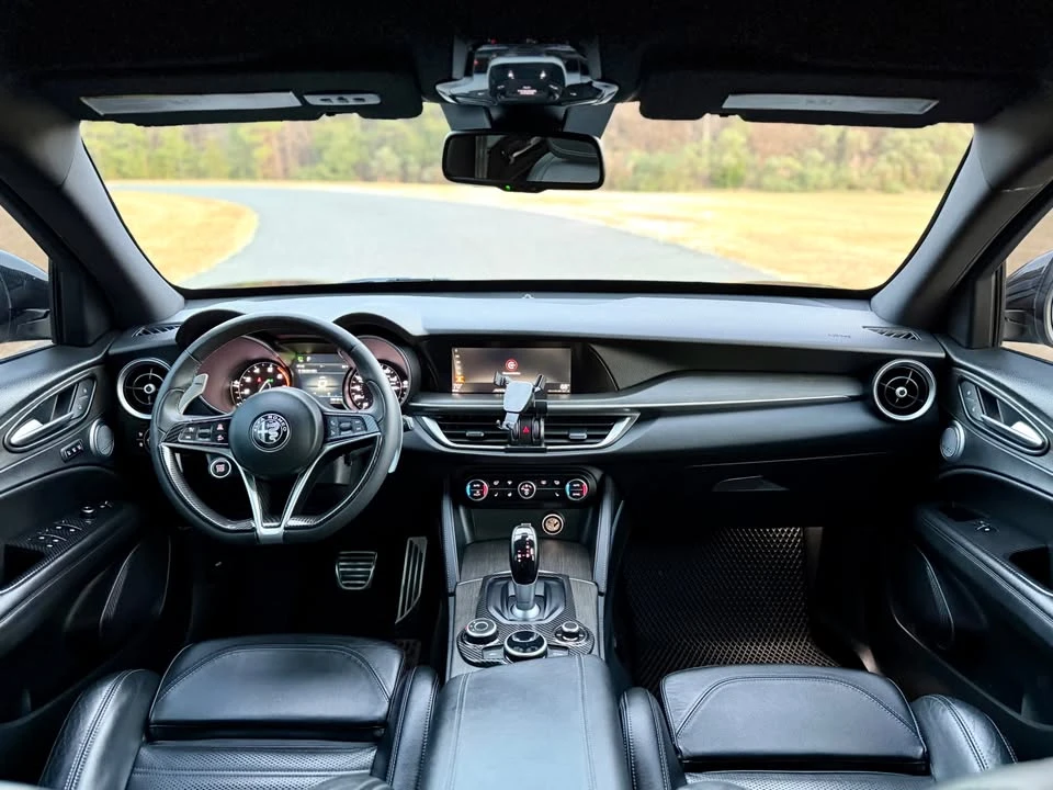 2017 Alfa Romeo Stelvio - Image 14 of 17