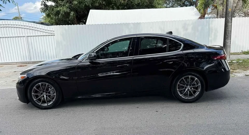 2017 Alfa Romeo Giulia - Image 13 of 15