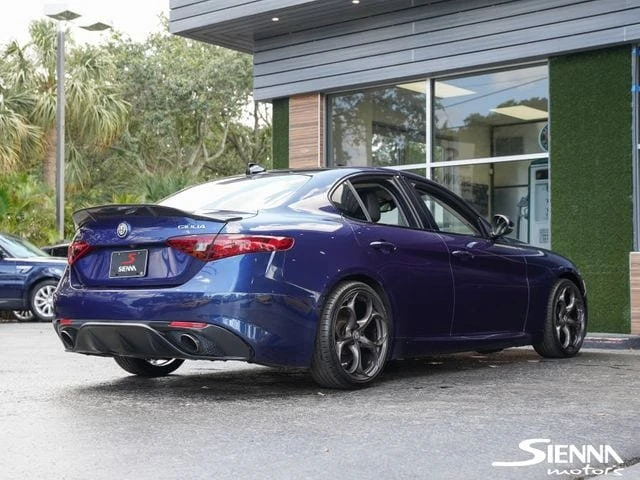 2017 Alfa Romeo Giulia - Image 19 of 20