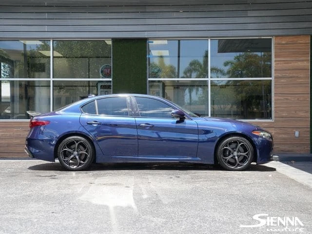 2017 Alfa Romeo Giulia - Image 6 of 20
