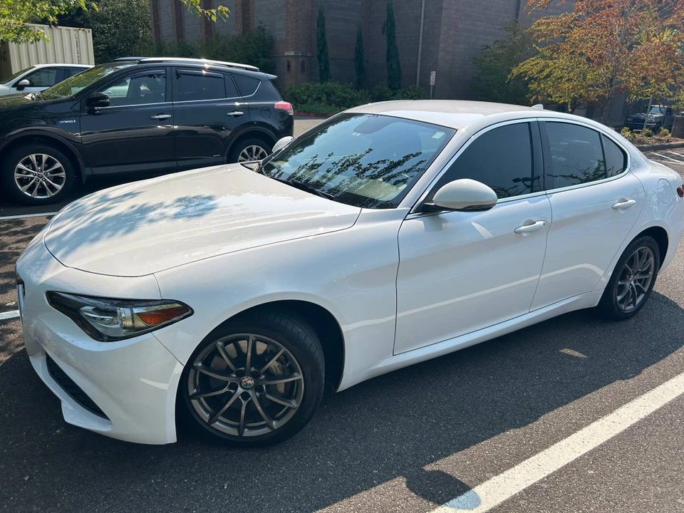 2017 Alfa Romeo Giulia - Image 7 of 16