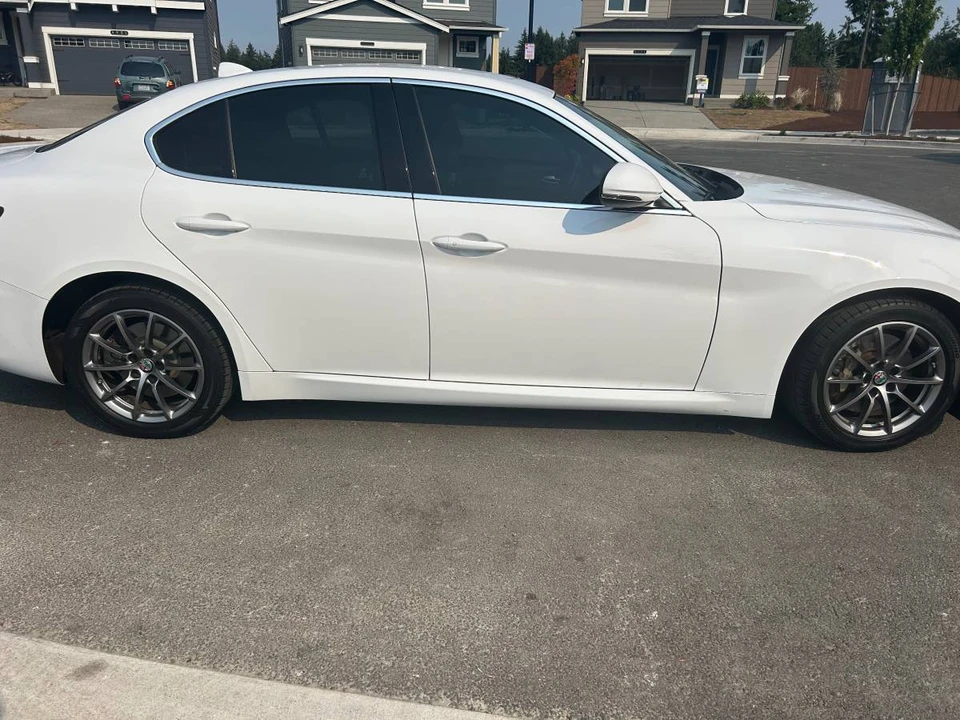 2017 Alfa Romeo Giulia - Image 3 of 16