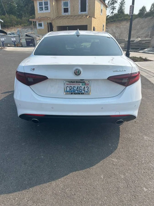 2017 Alfa Romeo Giulia - Image 14 of 16