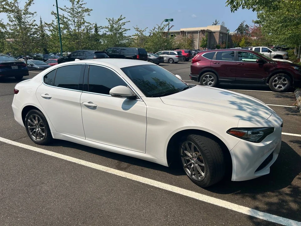 2017 Alfa Romeo Giulia - Image 5 of 16