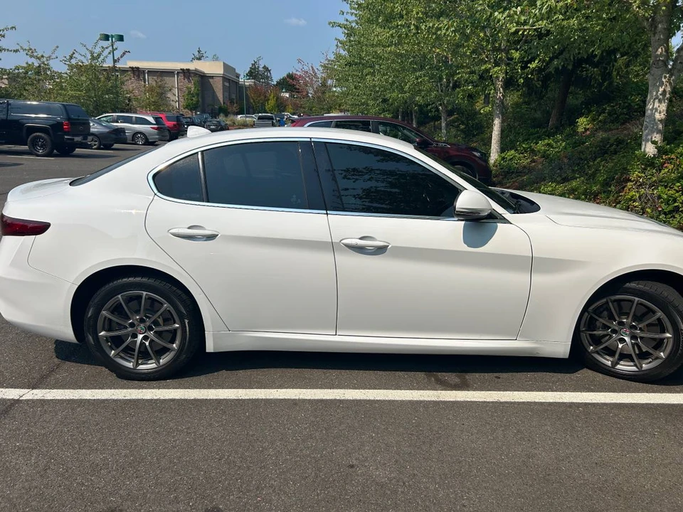 2017 Alfa Romeo Giulia - Image 6 of 16
