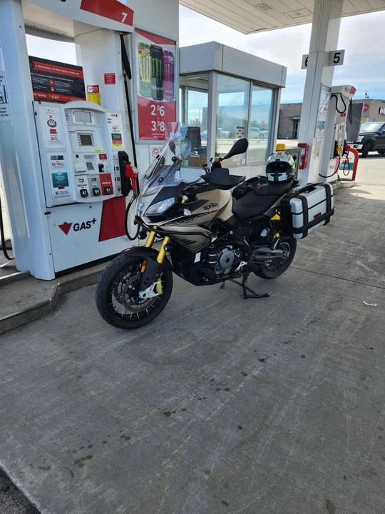 2017 Aprilia - Image 2 of 8