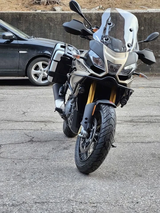 2017 Aprilia - Image 8 of 8