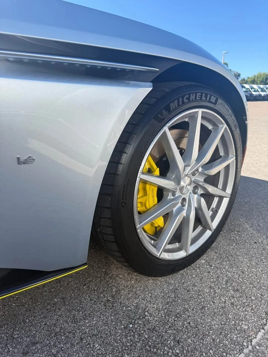 2017 Aston Martin DB11 - Image 5 of 10