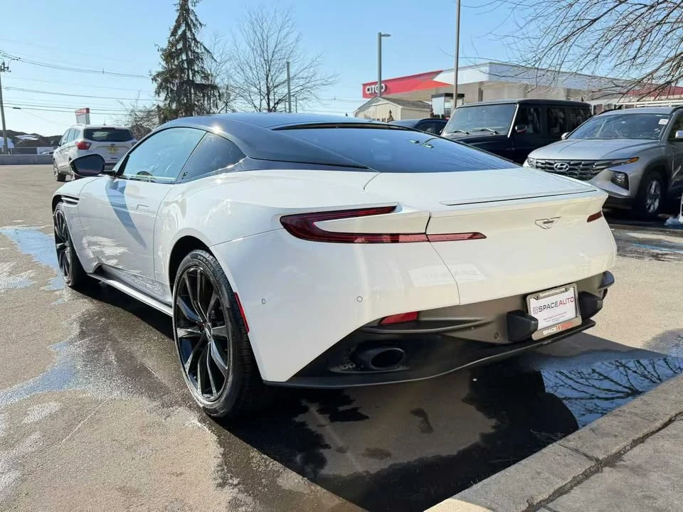 2017 Aston Martin DB11 - Image 4 of 9