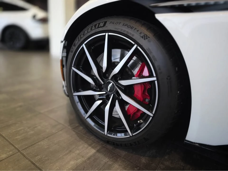 2017 Aston Martin DB11 - Image 7 of 20