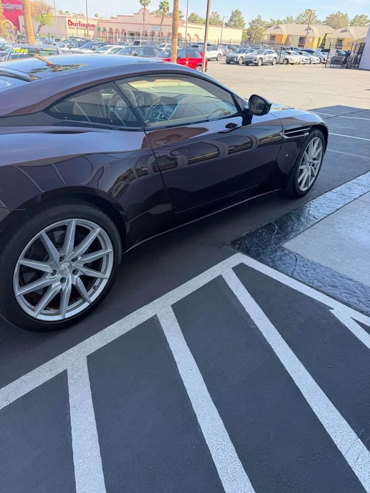 2017 Aston Martin DB11 - Image 9 of 14