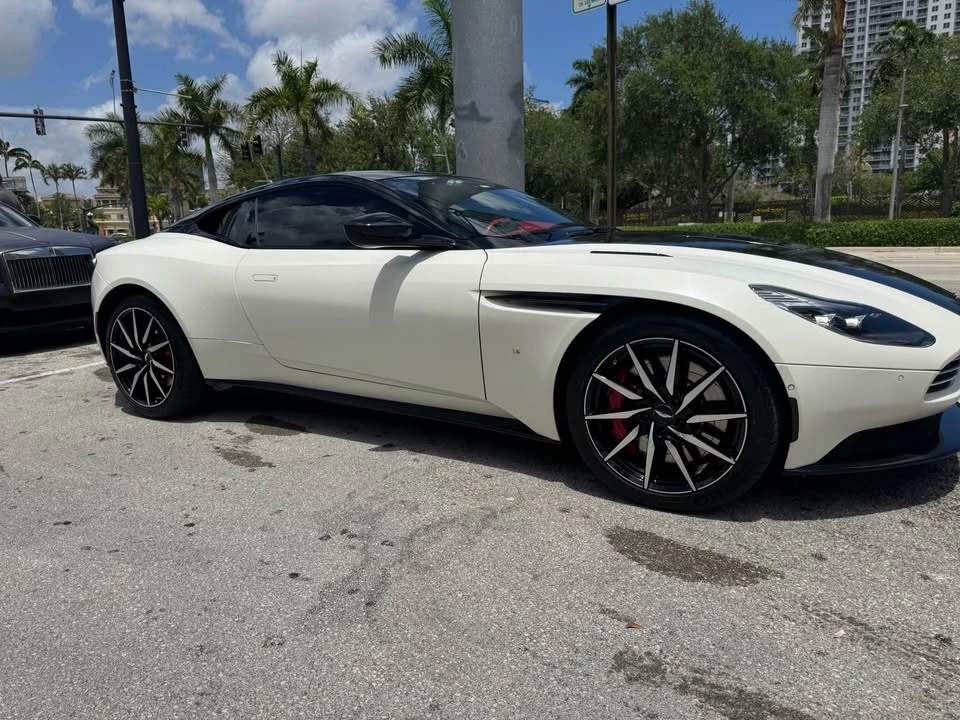 2017 Aston Martin DB11 - Image 7 of 19
