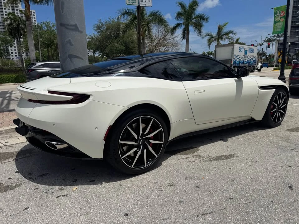 2017 Aston Martin DB11 - Image 5 of 19