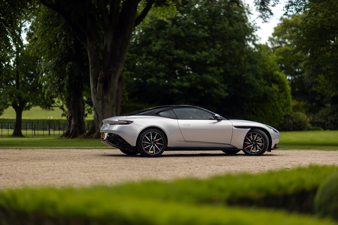 2017 Aston Martin DB11 V12 - Image 7 of 31