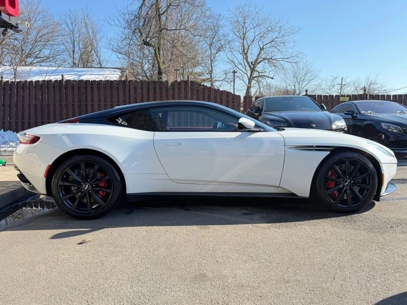 2017 Aston Martin DB11 - Image 4 of 12