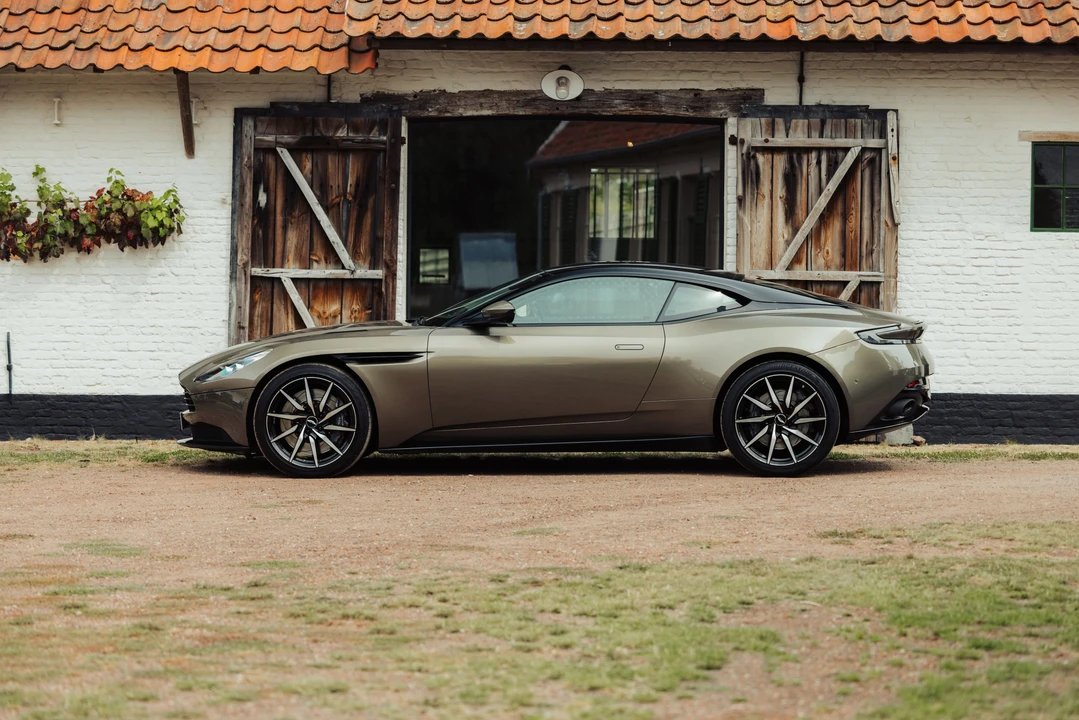 2017 Aston Martin DB11 V8 - Image 2 of 31