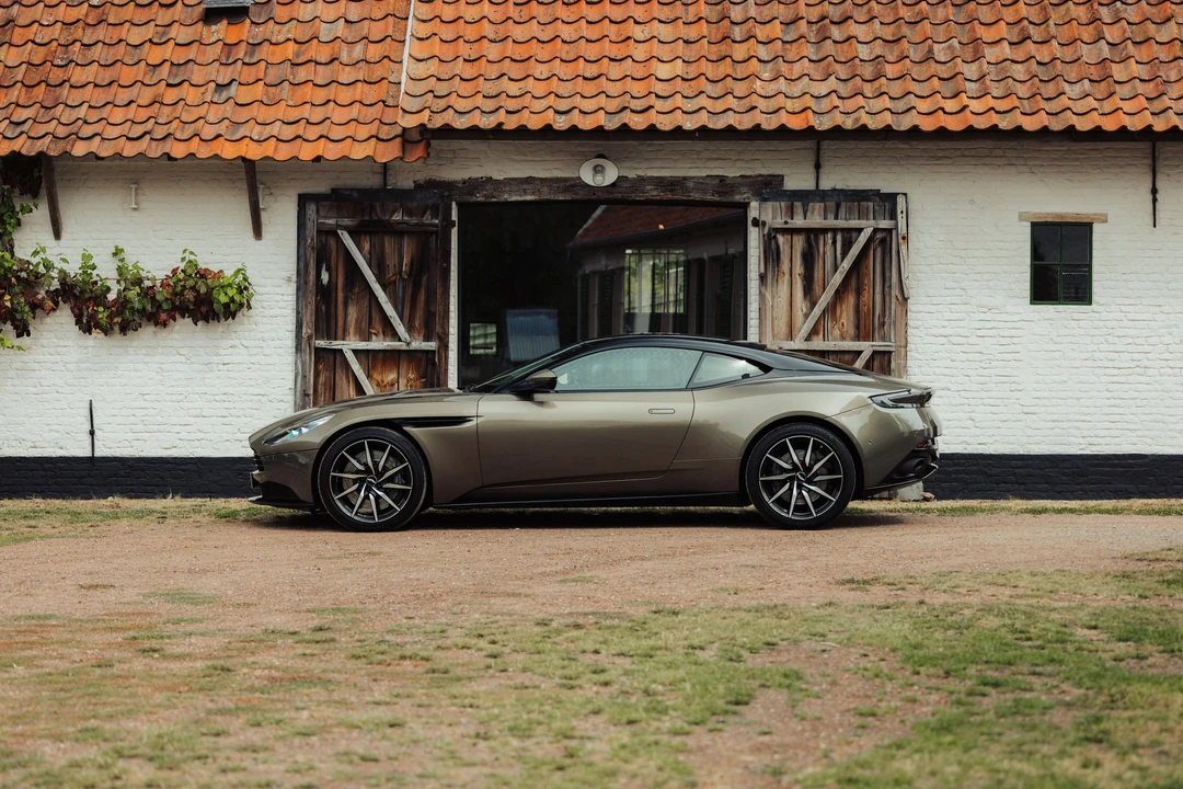 2017 Aston Martin DB11 V8 - Image 3 of 31