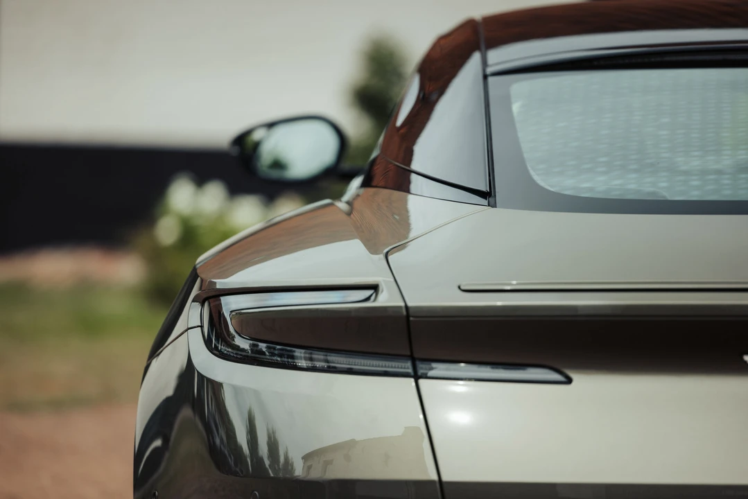 2017 Aston Martin DB11 V8 - Image 28 of 31