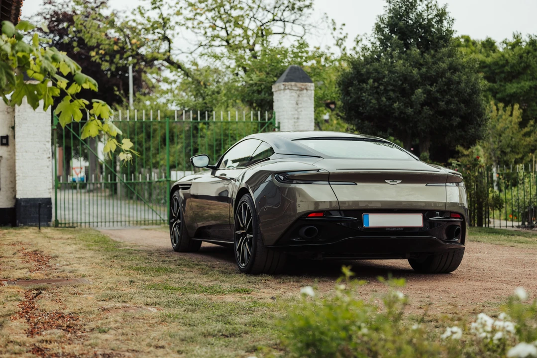 2017 Aston Martin DB11 V8 - Image 9 of 31