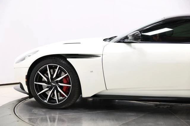 2017 Aston Martin DB11 V12 - Image 9 of 31