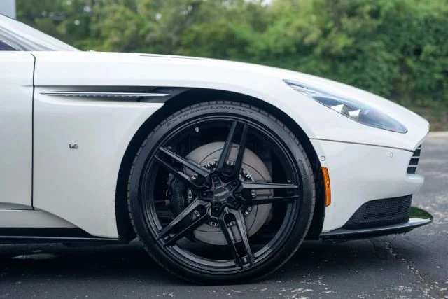 2017 Aston Martin DB11 - Image 4 of 16