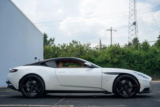 2017 Aston Martin DB11 - Image 8 of 16