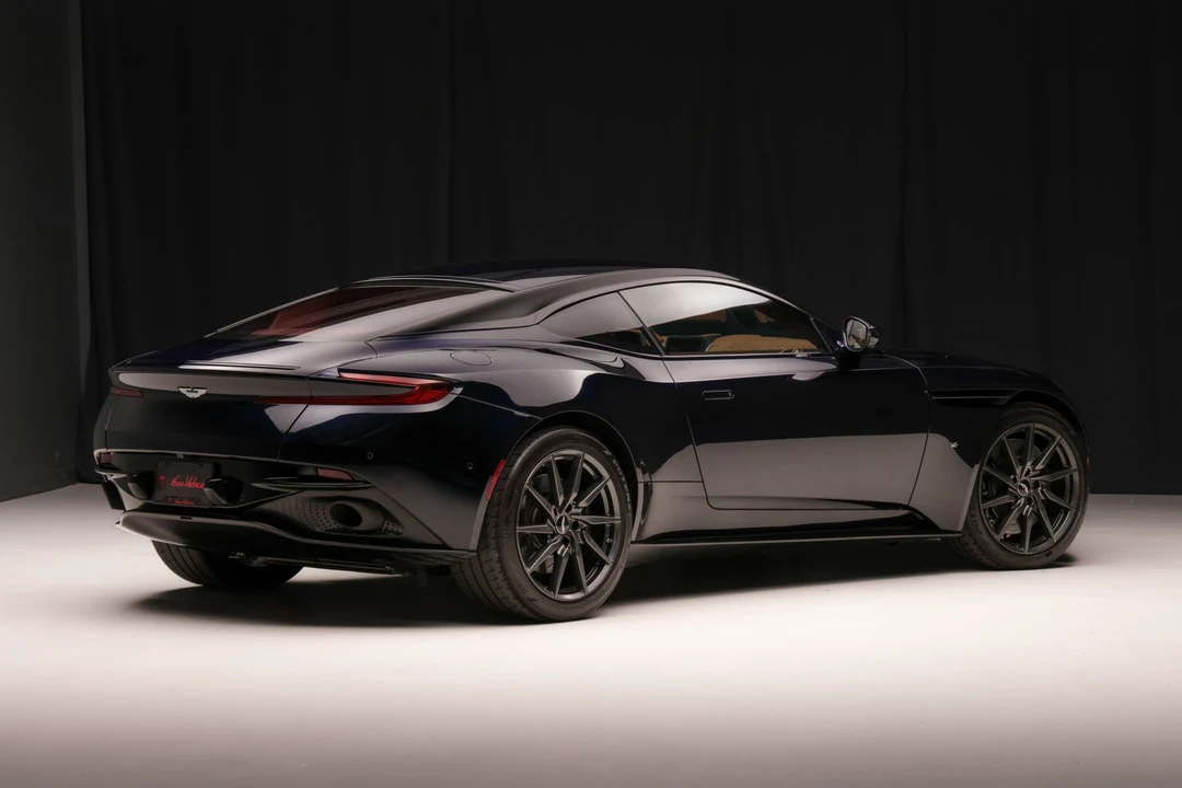 2017 Aston Martin DB11 V12 - Image 9 of 31