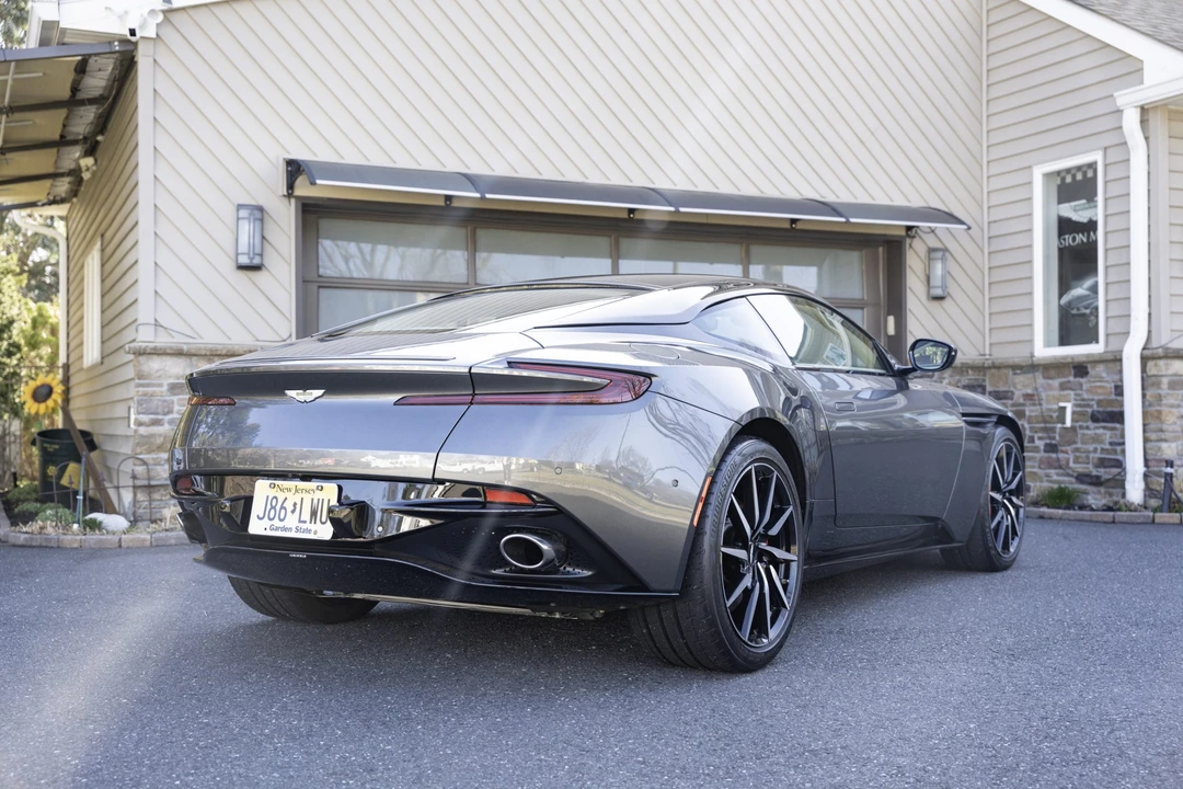 2017 Aston Martin DB11 V12 - Image 27 of 31