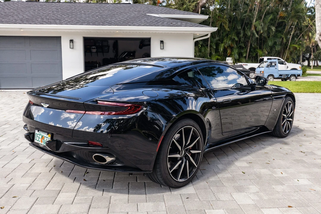 2017 Aston Martin DB11 V12 - Image 6 of 31